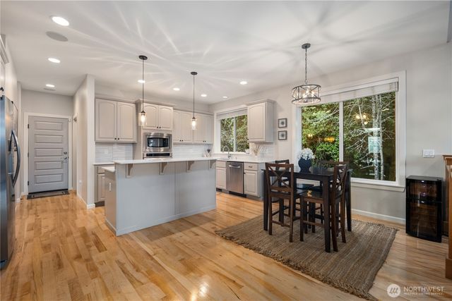 7989 E Barsay Lane, Port Orchard, WA 98366