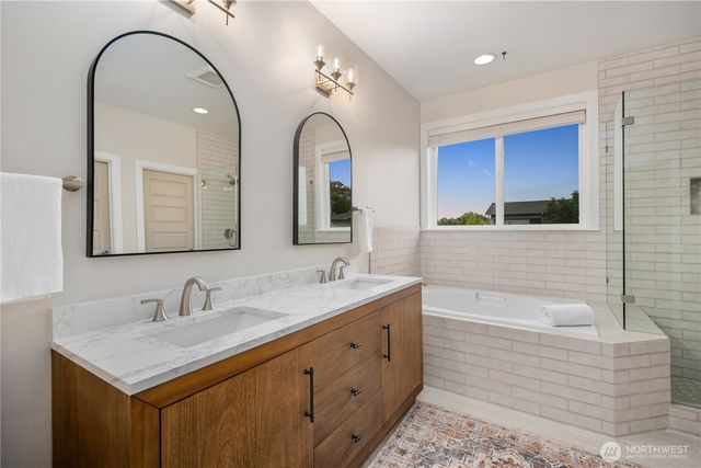 7989 E Barsay Lane, Port Orchard, WA 98366