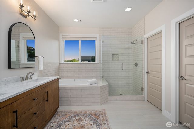 7989 E Barsay Lane, Port Orchard, WA 98366