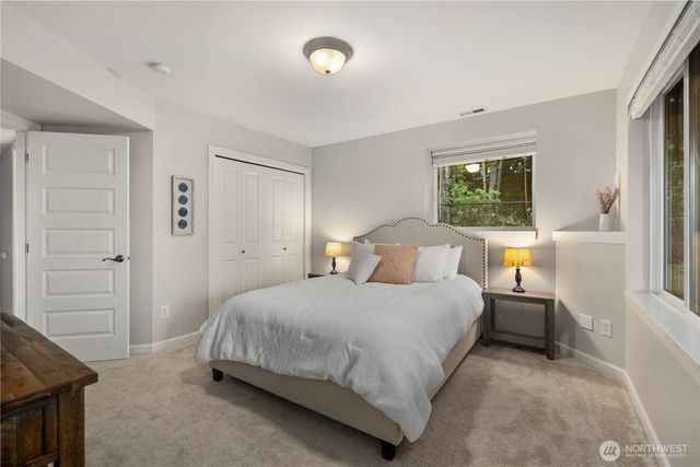 7989 E Barsay Lane, Port Orchard, WA 98366