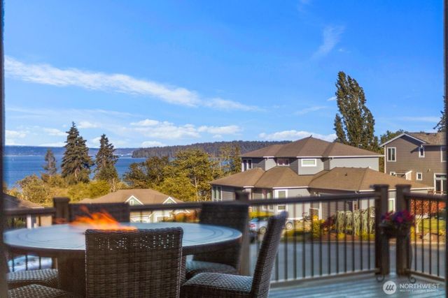 7989 E Barsay Lane, Port Orchard, WA 98366