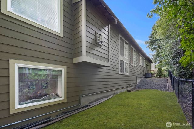 7989 E Barsay Lane, Port Orchard, WA 98366