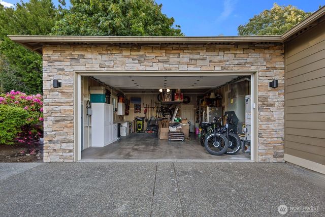 7989 E Barsay Lane, Port Orchard, WA 98366