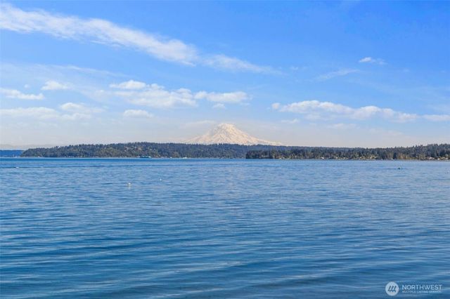 7989 E Barsay Lane, Port Orchard, WA 98366