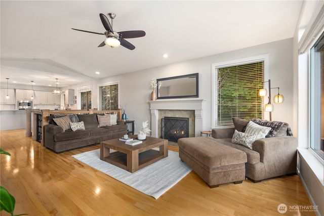 7989 E Barsay Lane, Port Orchard, WA 98366