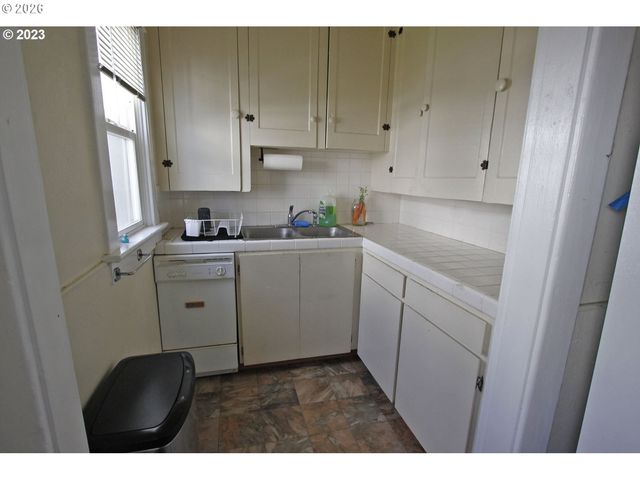 8414 Se 17TH Ave, Portland, OR 97202