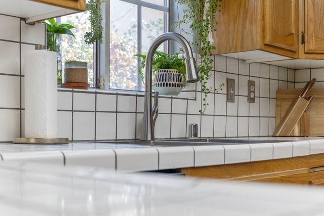 1644 Mccomb Avenue, Porterville, CA 93257