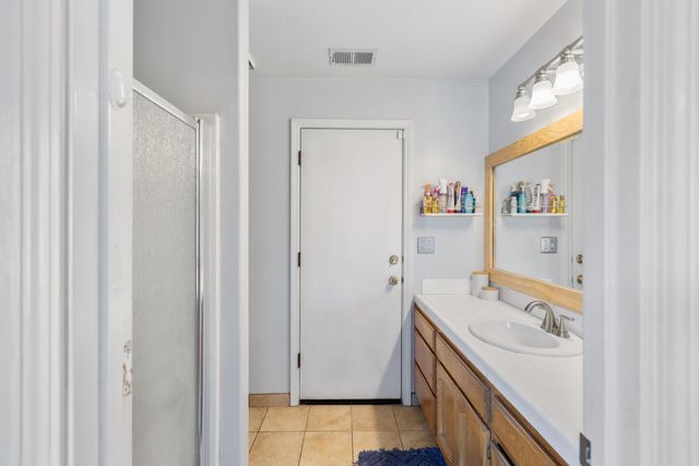 1644 Mccomb Avenue, Porterville, CA 93257