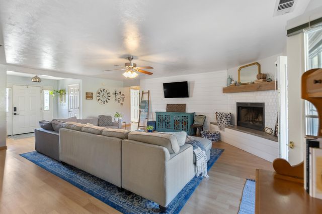 1644 Mccomb Avenue, Porterville, CA 93257