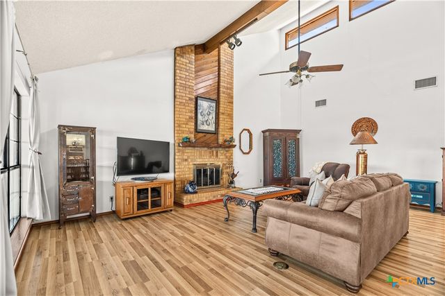 4911 Youngsford Road, Marion, TX 78124