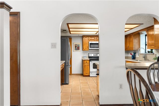 4911 Youngsford Road, Marion, TX 78124