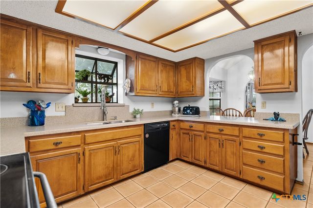 4911 Youngsford Road, Marion, TX 78124