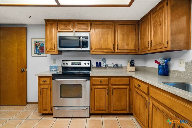 4911 Youngsford Road, Marion, TX 78124