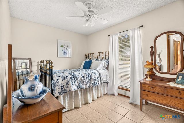 4911 Youngsford Road, Marion, TX 78124