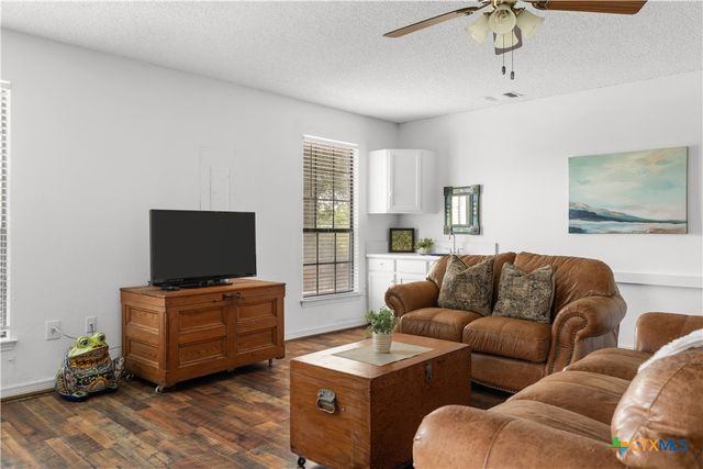 4911 Youngsford Road, Marion, TX 78124