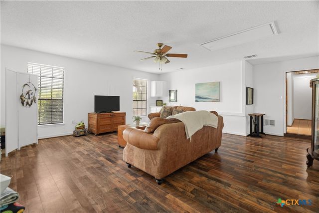 4911 Youngsford Road, Marion, TX 78124