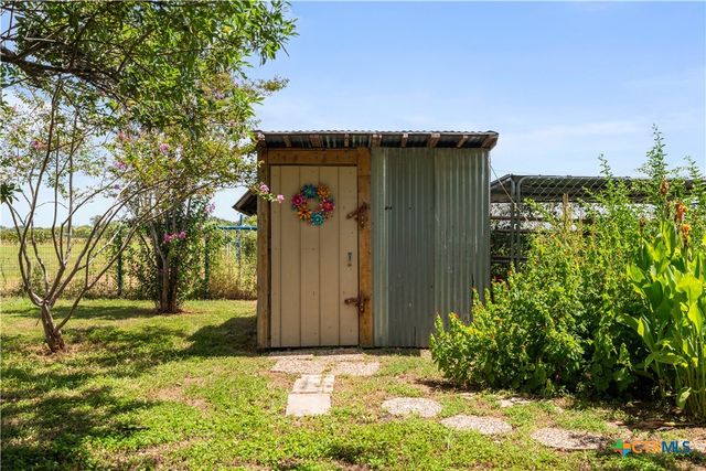 4911 Youngsford Road, Marion, TX 78124