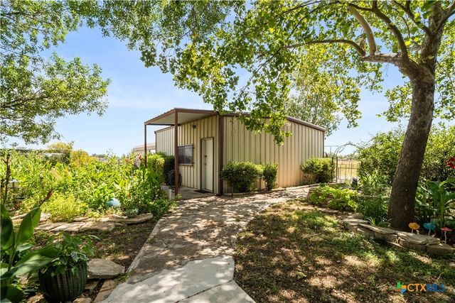 4911 Youngsford Road, Marion, TX 78124