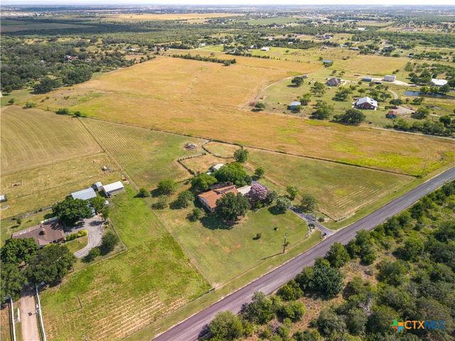 4911 Youngsford Road, Marion, TX 78124