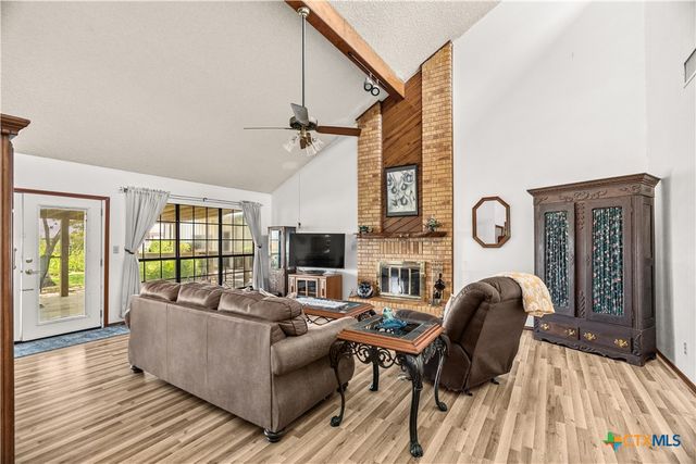 4911 Youngsford Road, Marion, TX 78124