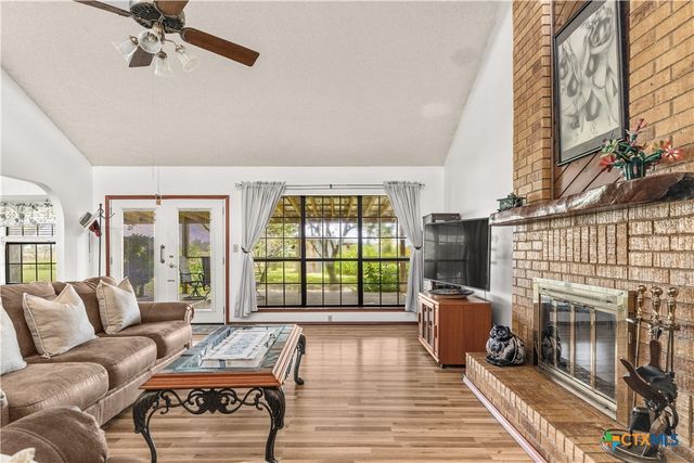 4911 Youngsford Road, Marion, TX 78124