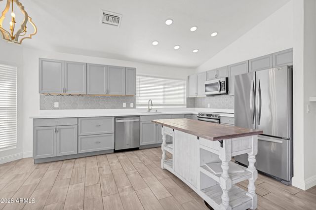 3945 E SALINAS Street, Phoenix, AZ 85044