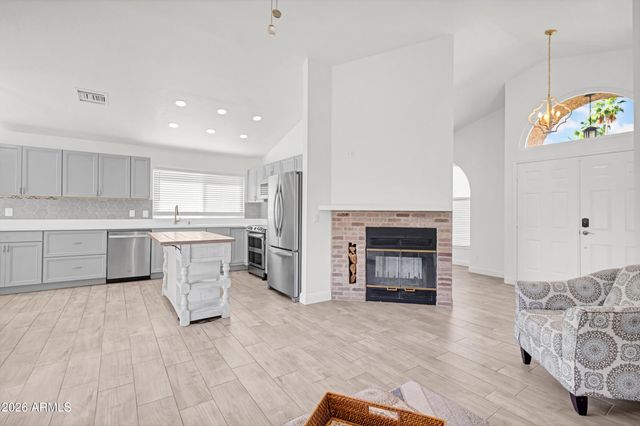 3945 E SALINAS Street, Phoenix, AZ 85044