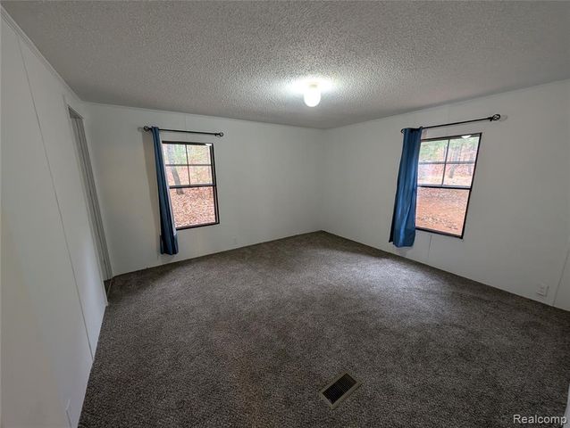 3817 S Townline Road, Houghton Lake, MI 48651