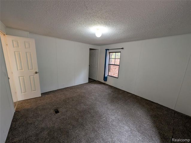 3817 S Townline Road, Houghton Lake, MI 48651