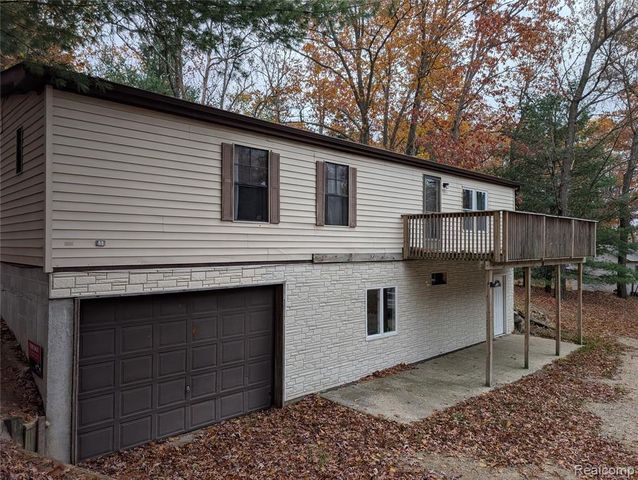 3817 S Townline Road, Houghton Lake, MI 48651