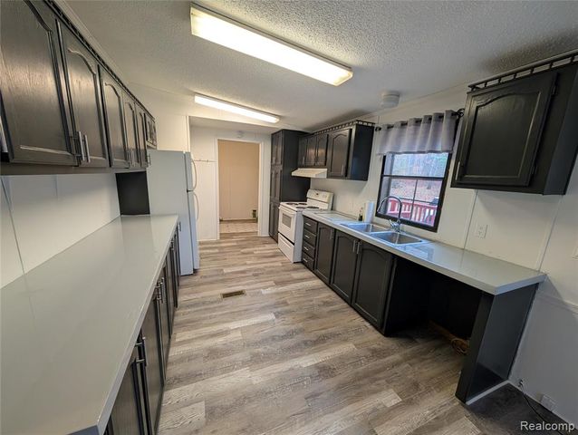 3817 S Townline Road, Houghton Lake, MI 48651