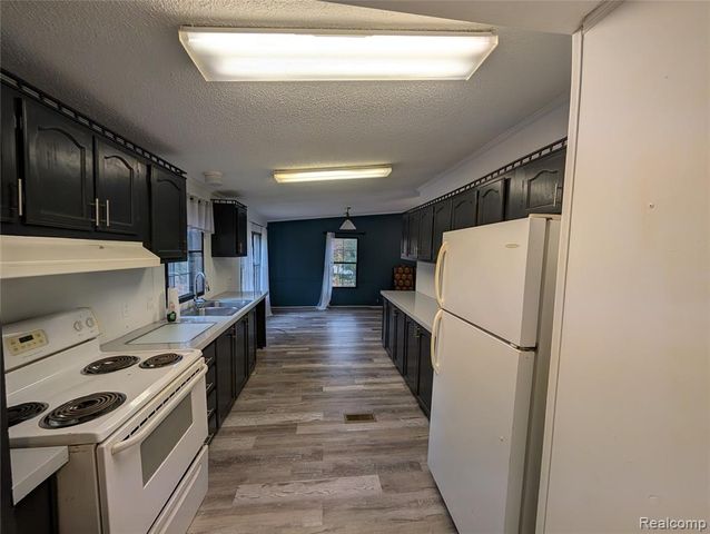 3817 S Townline Road, Houghton Lake, MI 48651