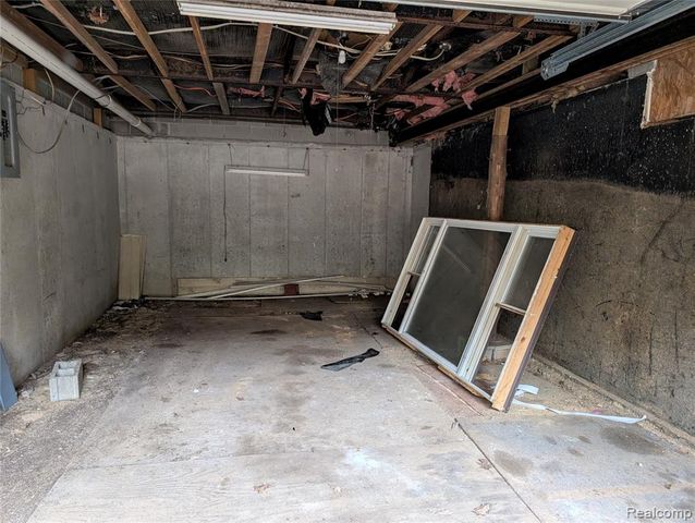 3817 S Townline Road, Houghton Lake, MI 48651