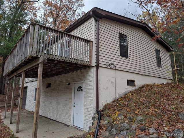 3817 S Townline Road, Houghton Lake, MI 48651