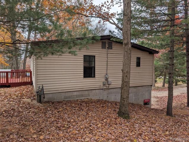 3817 S Townline Road, Houghton Lake, MI 48651