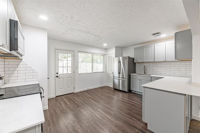 9414 Springview Lane, Houston, TX 77080