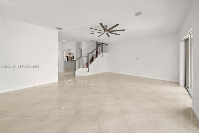 887 W Spinnaker Drive W, Hollywood, FL 33019