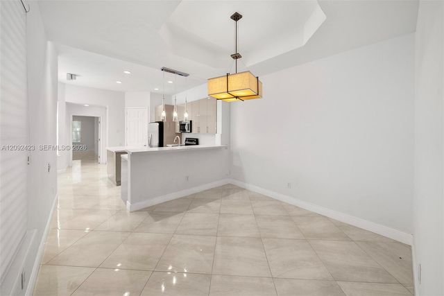 887 W Spinnaker Drive W, Hollywood, FL 33019