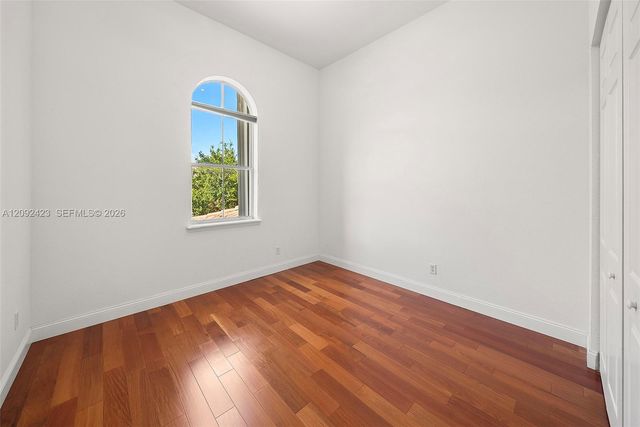 887 W Spinnaker Drive W, Hollywood, FL 33019