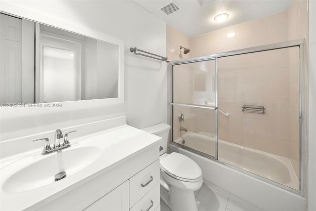 887 W Spinnaker Drive W, Hollywood, FL 33019
