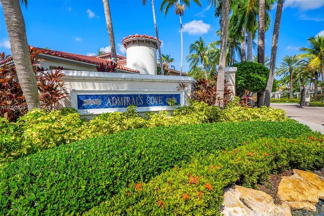 887 W Spinnaker Drive W, Hollywood, FL 33019