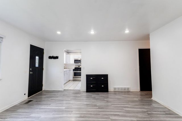 4153 Norbert Street, Warren, MI 48091