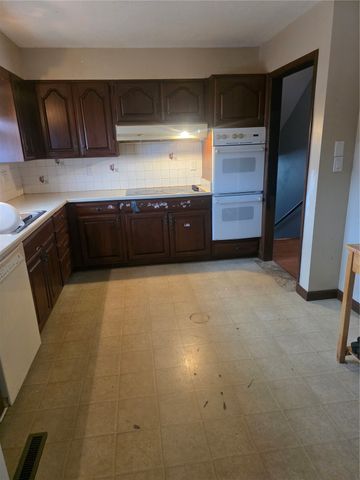 5109 Spencer Drive SW, Cedar Rapids, IA 52404