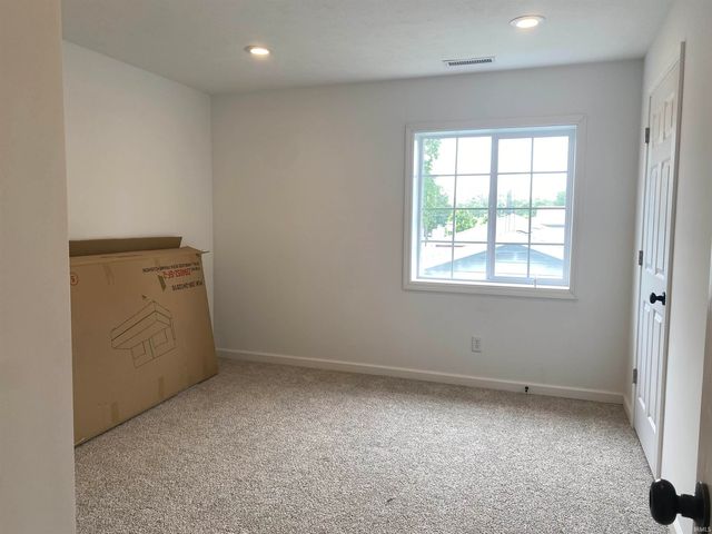 525 Madison Street, Rochester, IN 46975