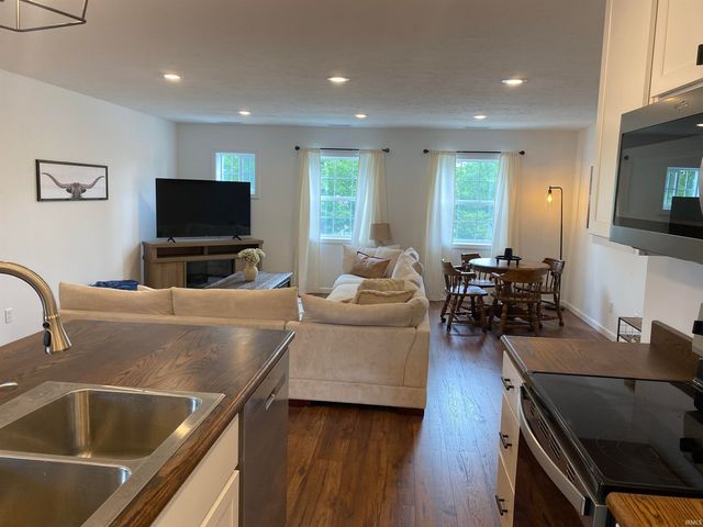 525 Madison Street, Rochester, IN 46975