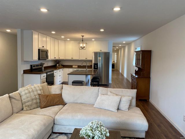 525 Madison Street, Rochester, IN 46975