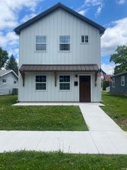 525 Madison Street, Rochester, IN 46975