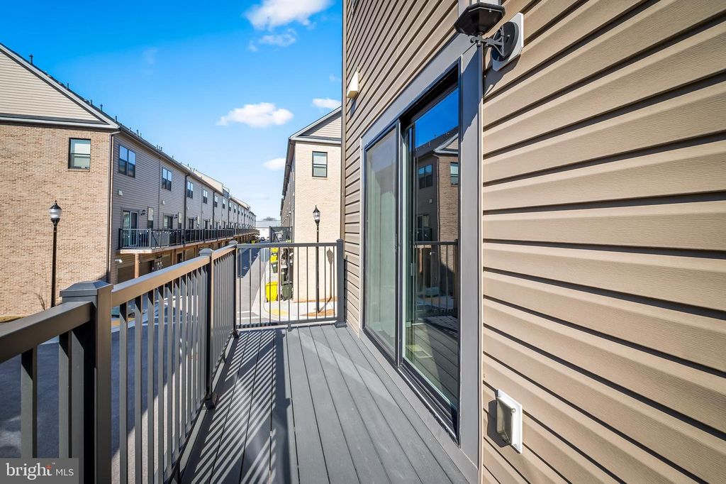 Image 12 of property listing at 631 S HAVEN ST, Baltimore, MD 21224