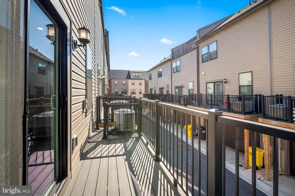 Image 13 of property listing at 631 S HAVEN ST, Baltimore, MD 21224