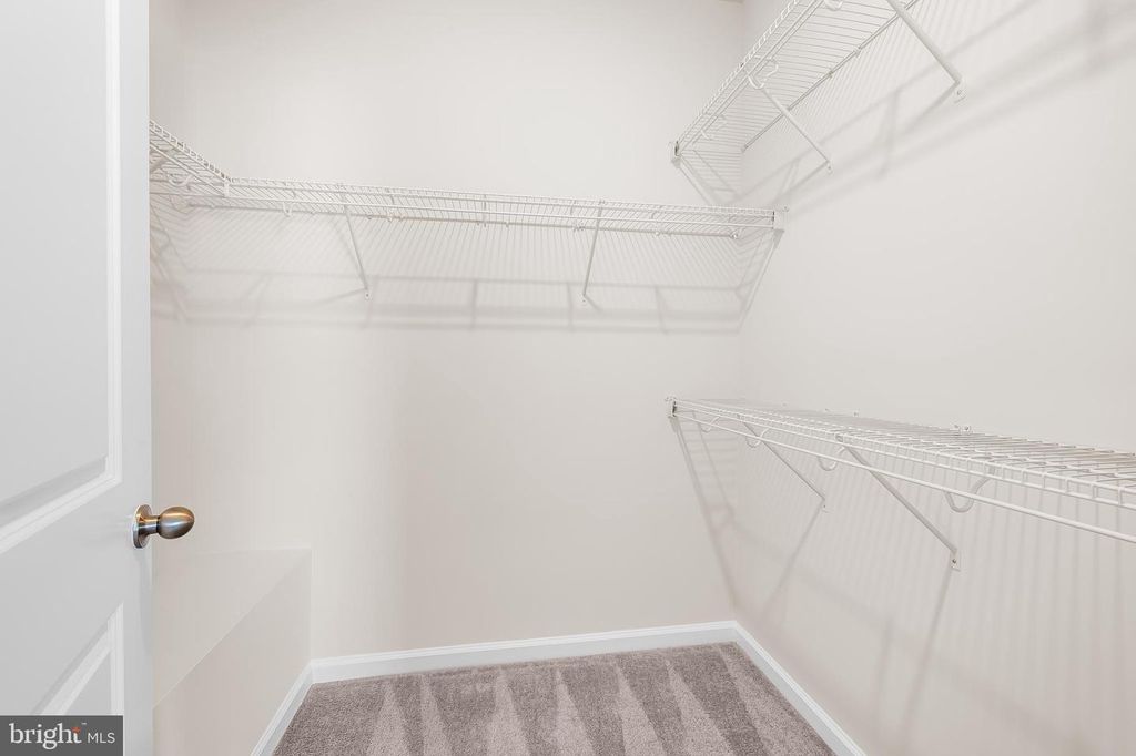 Image 18 of property listing at 631 S HAVEN ST, Baltimore, MD 21224